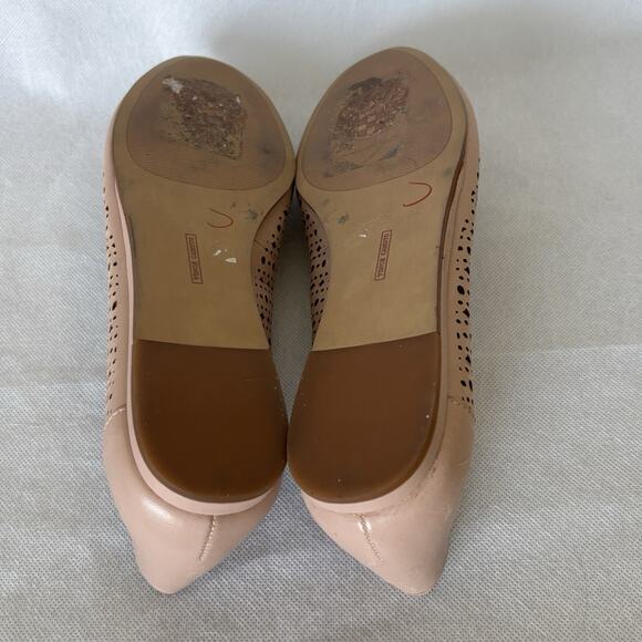 Vince Camuto Slip On Flats Sz 9M breathable cutout detail Taupe - Picture 14 of 14